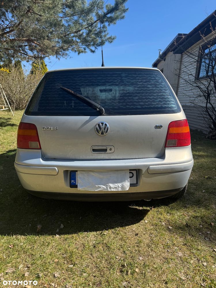 Volkswagen Golf 1.6 - 2