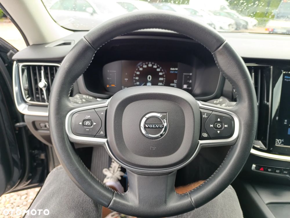 Volvo V60 D3 Momentum Pro - 22