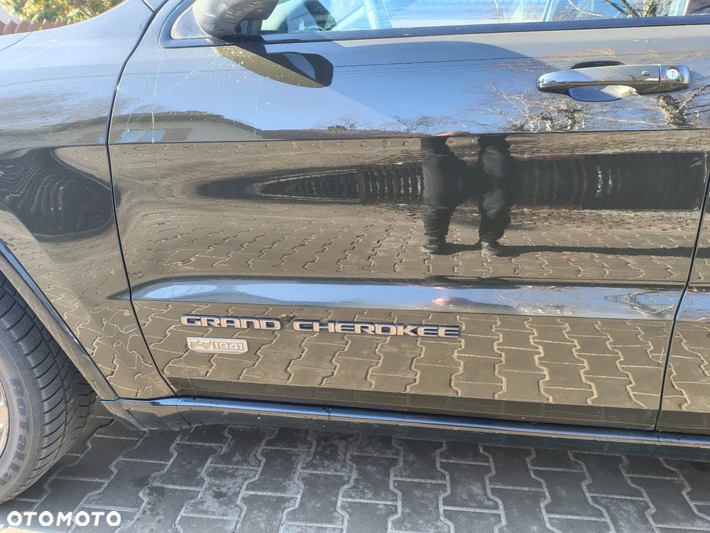 Jeep Grand Cherokee - 23