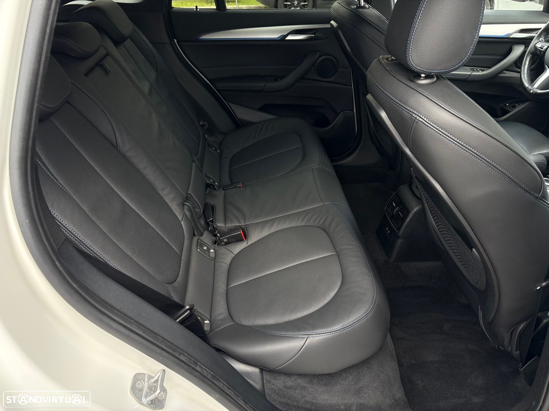 BMW X1 25 e xDrive Pack M - 17