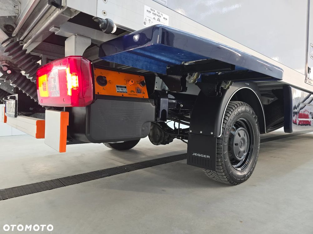 Mercedes-Benz SPRINTER 319 3.0 CDI KONTENER 4,28cmDługi 2,29cmSzero 2,24cmWysok + WINDA 750Kg 42Tyś km SERWIS DO OSTATNIEGO Km ASO MERCEDES-BENZ SALON PL STAN NOWY NOWY NOWY FABRYCZNA GWARANCJA - 27
