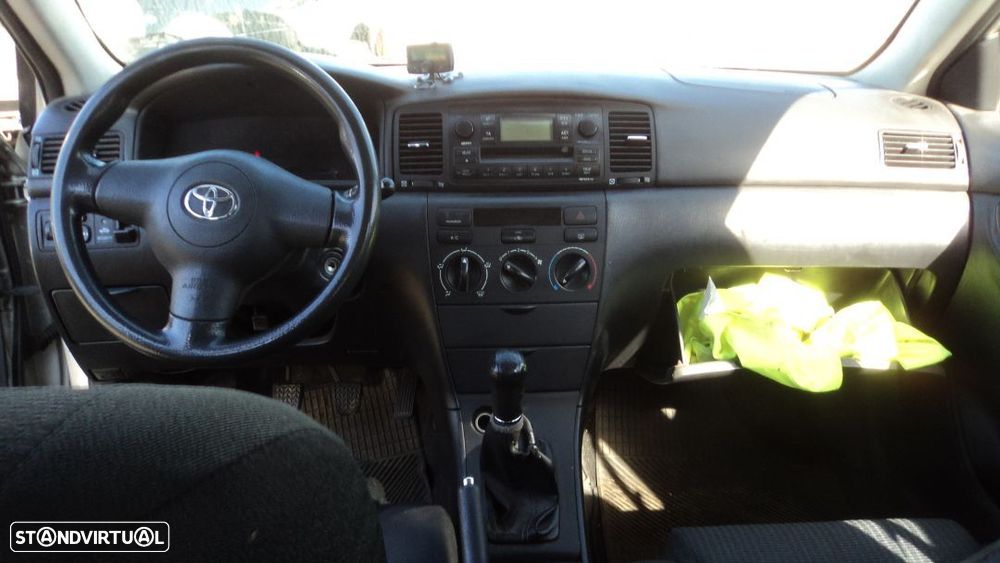 Toyota Corolla 1.4 D-4D 5P 2005 - Para Peças - 8