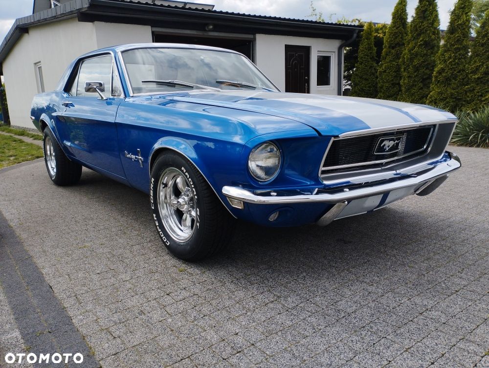 Ford Mustang - 1