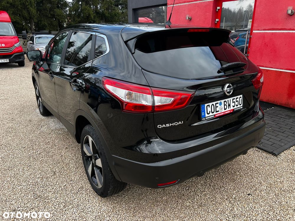 Nissan Qashqai 1.6 DCi Xtronic TEKNA - 4