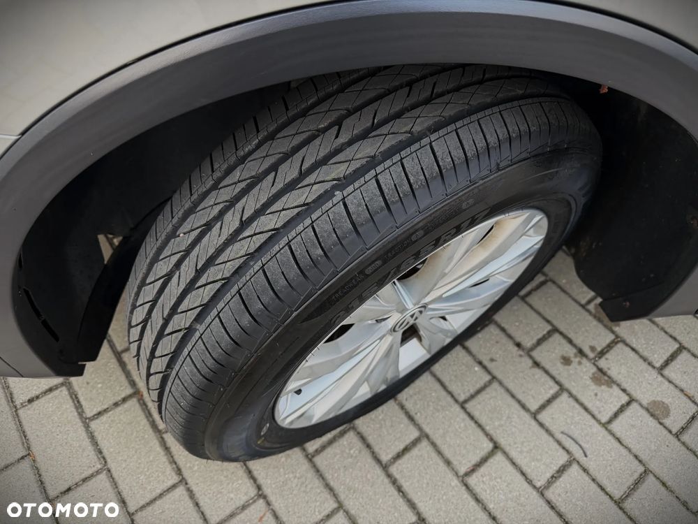 Volkswagen Tiguan 2.0 TDI SCR 4Motion (BlueMotion Tech) Comfortline - 24