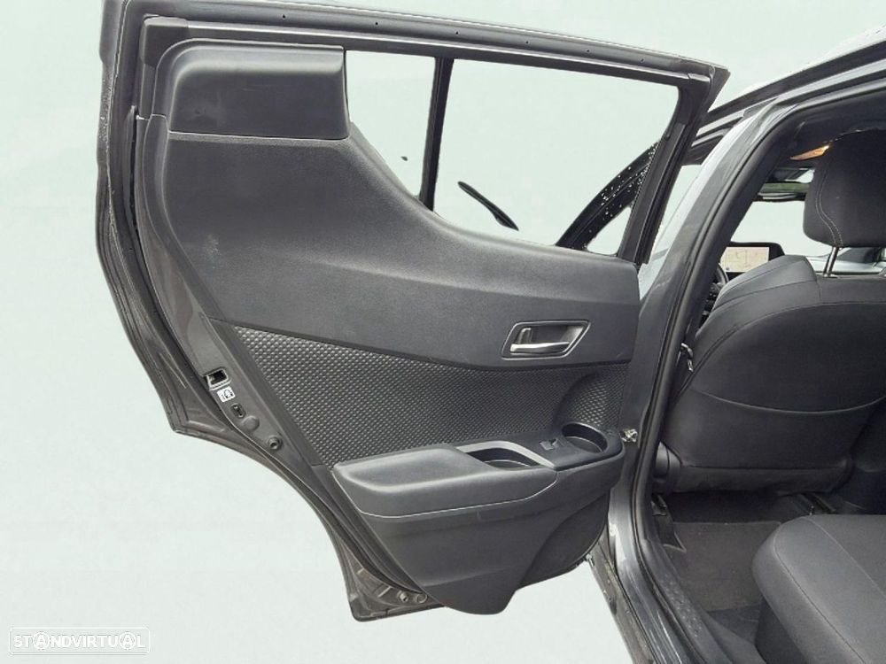 Toyota C-HR - 14