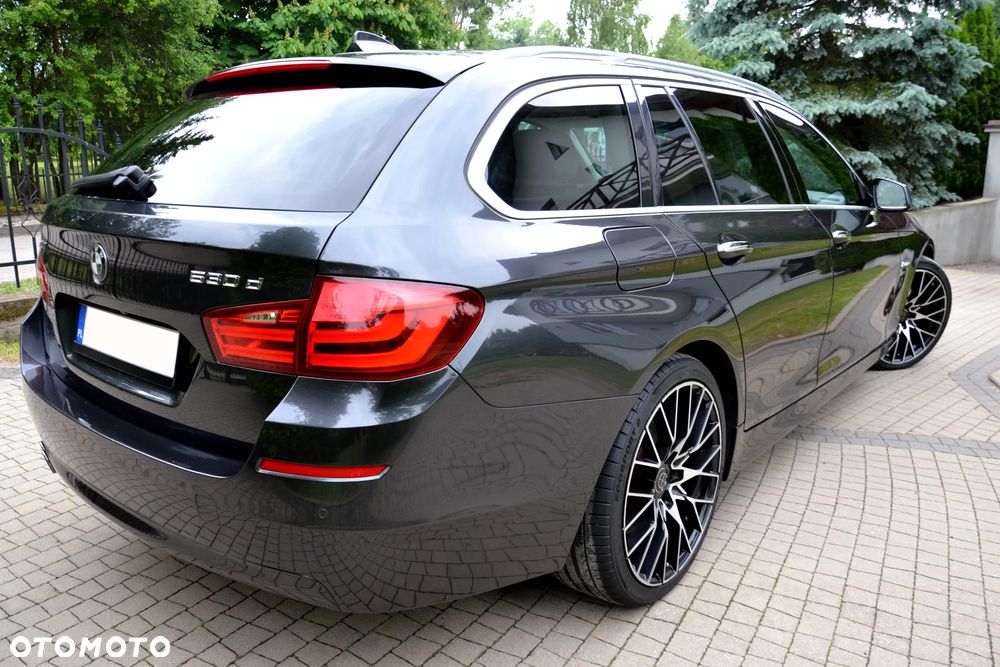 BMW Seria 5 530d xDrive Luxury Line - 10