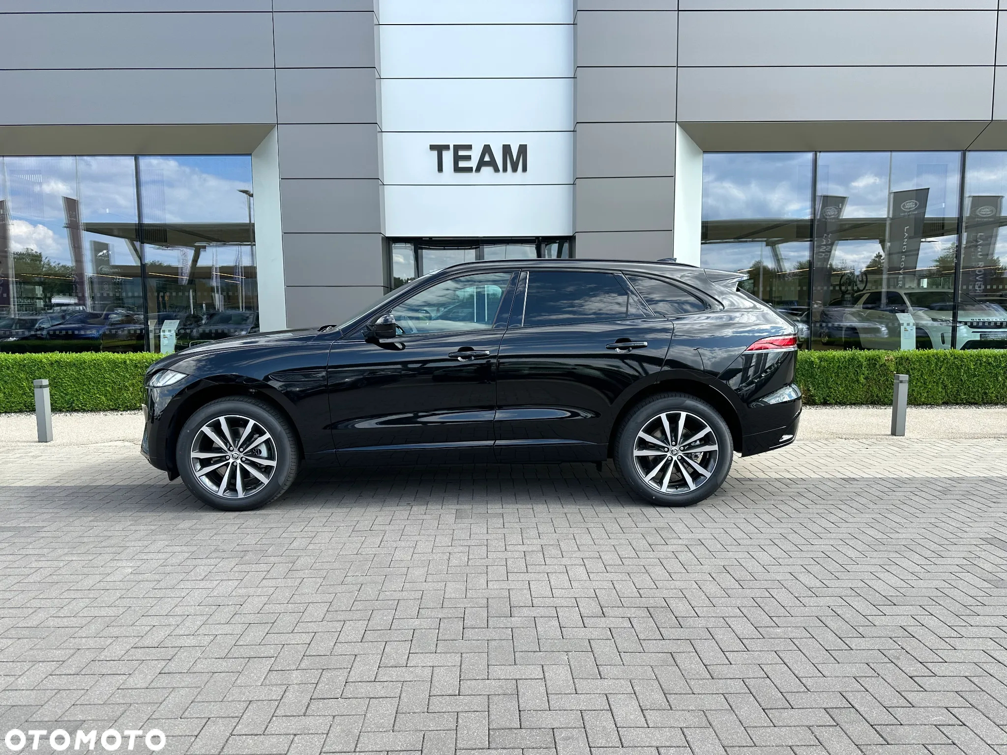 Jaguar F-Pace - 8
