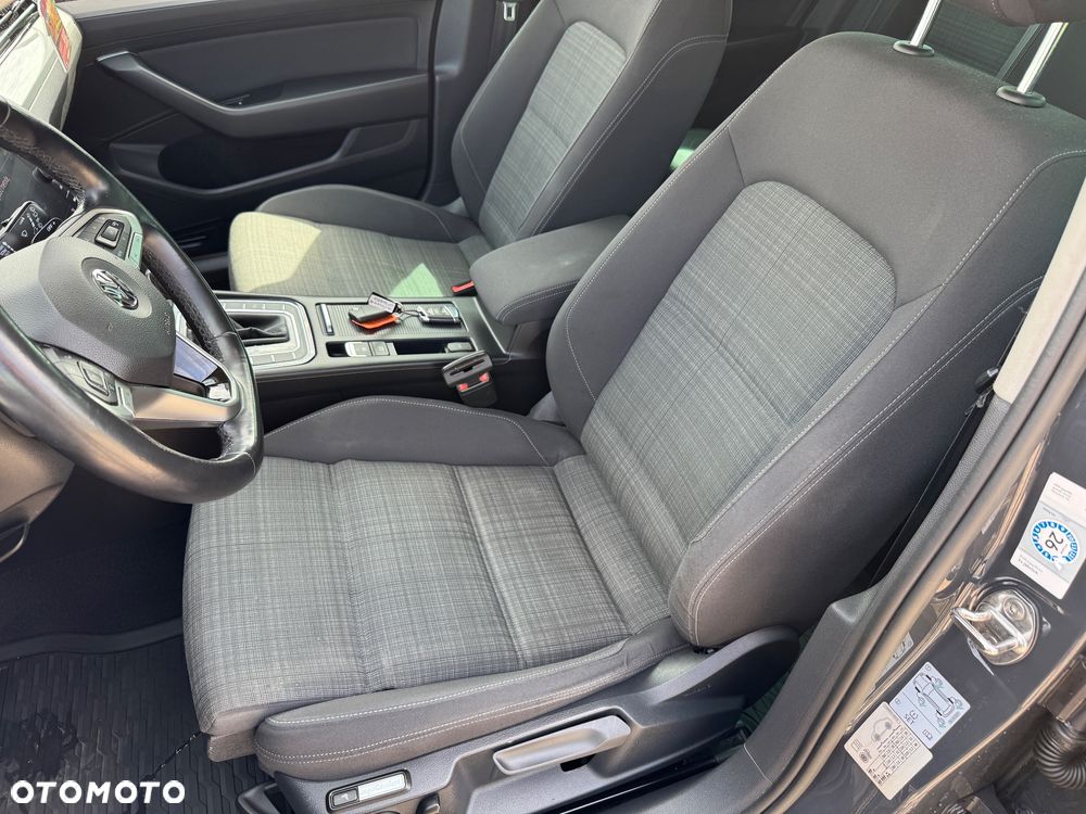 Volkswagen Passat 2.0 TDI SCR DSG Elegance - 19