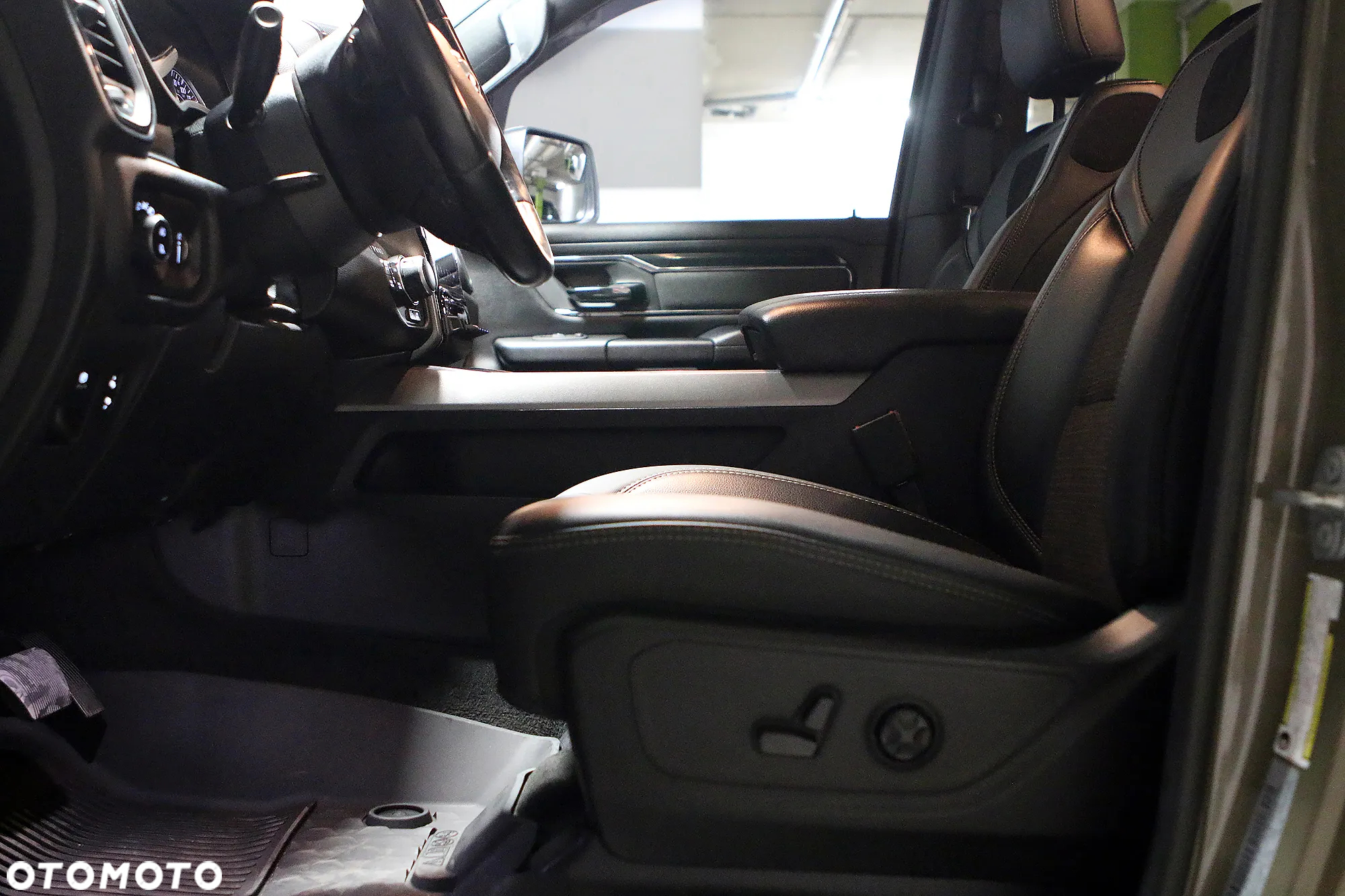 Dodge RAM 1500 5.7 4x4 - 22