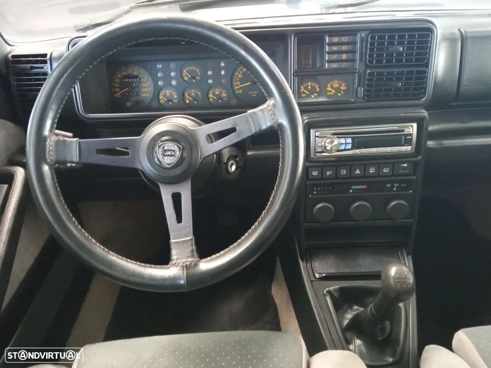 Lancia Delta 1.6 HF Turbo - 12