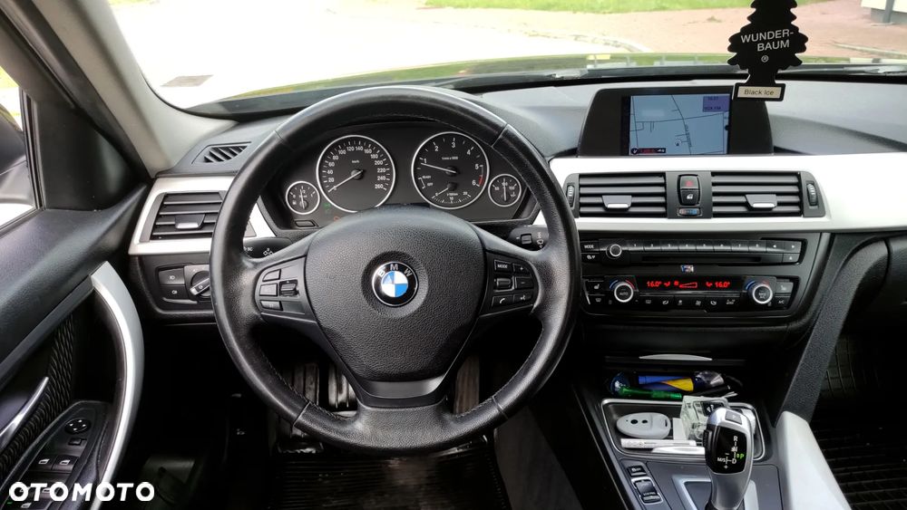 BMW Seria 3 320d DPF Edition Sport - 33