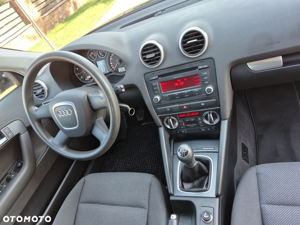 Audi A3 Sportback 1.6 Ambition - 14