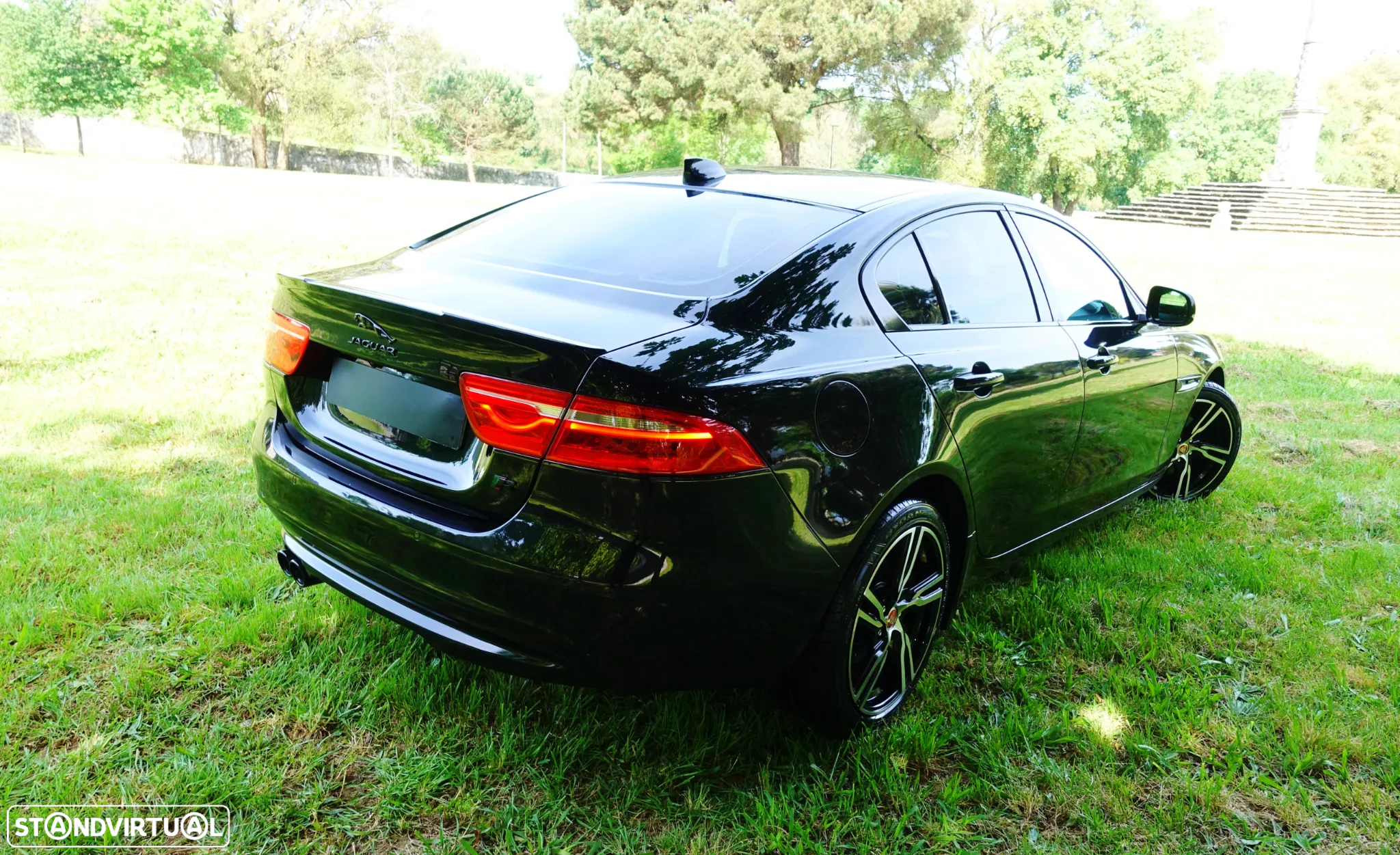 Jaguar XE 2.0 D R-Sport Aut. - 24