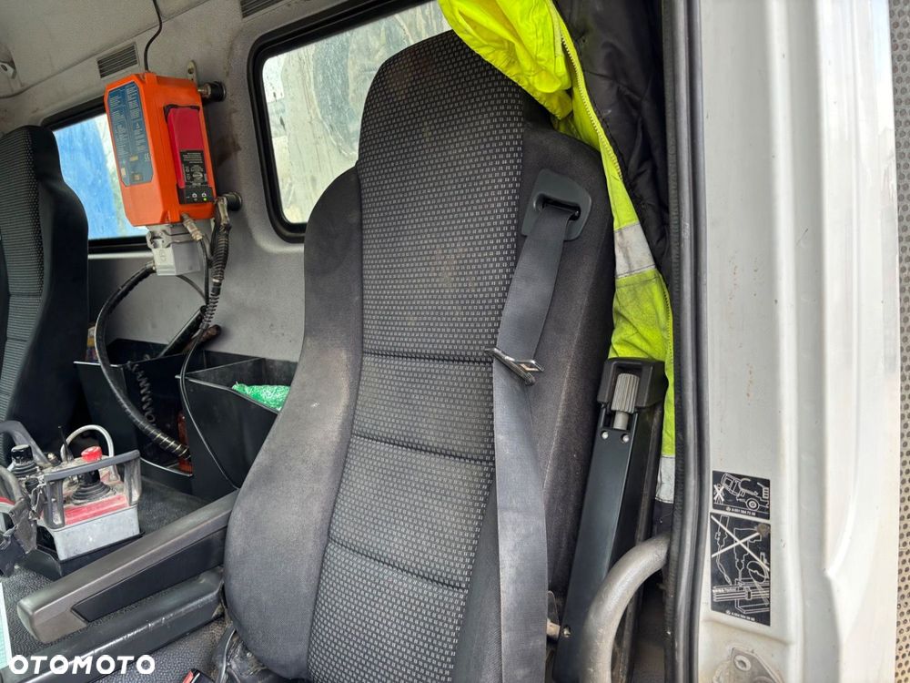 Versalift Actros 4141 8X4 + Putzmaister M24 - 11