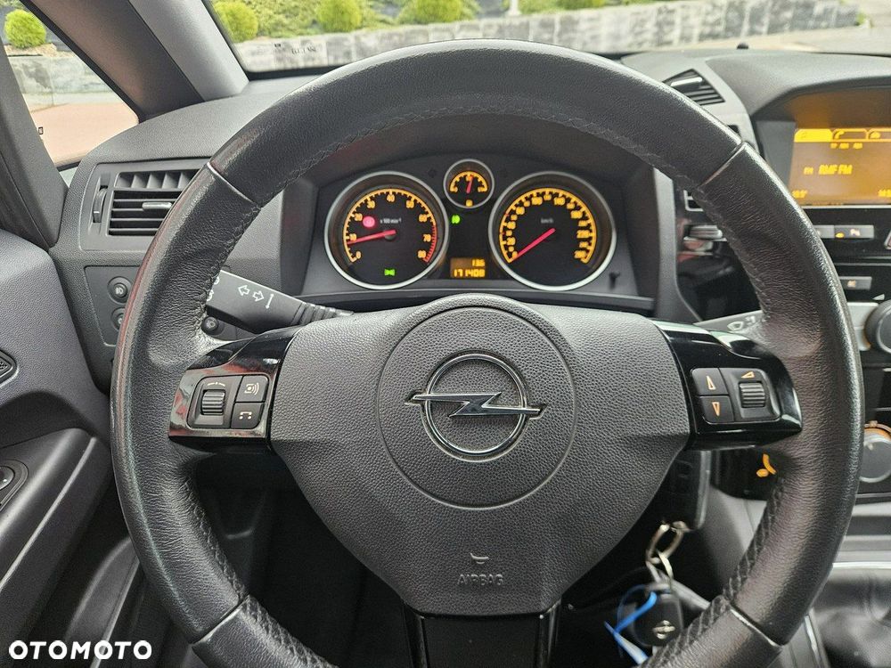 Opel Zafira - 25