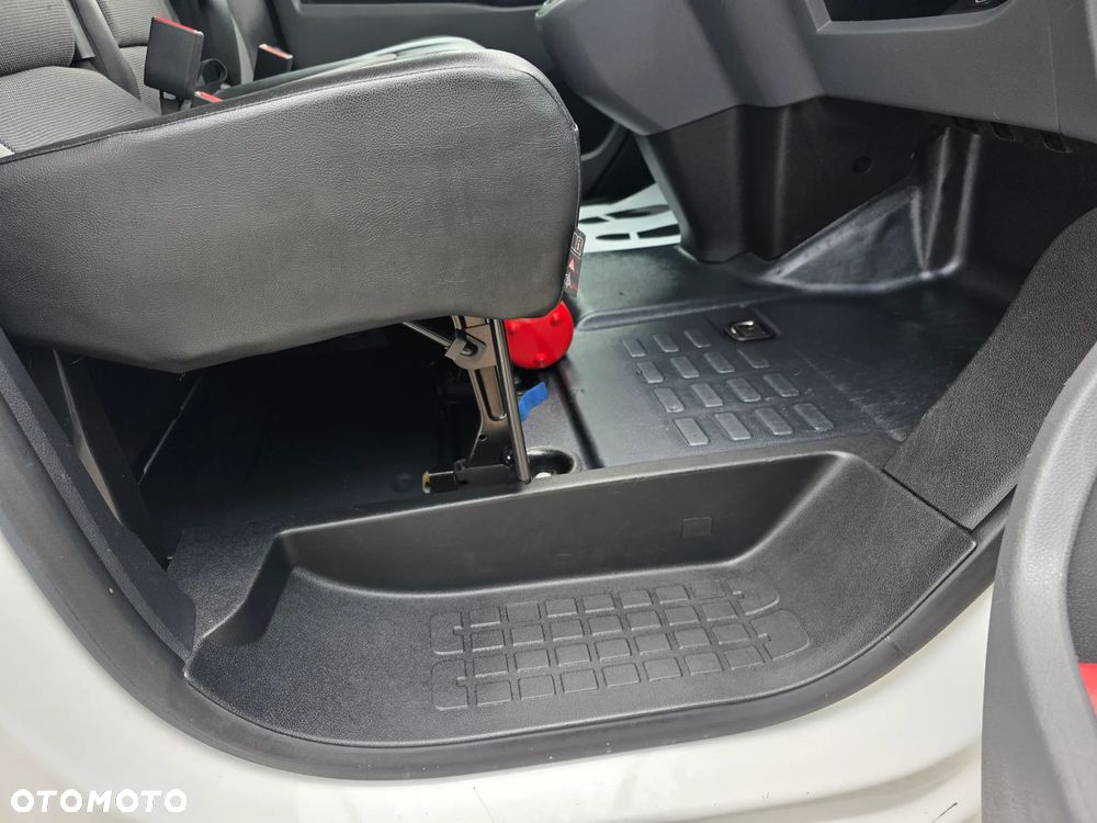 Opel Vivaro - 27