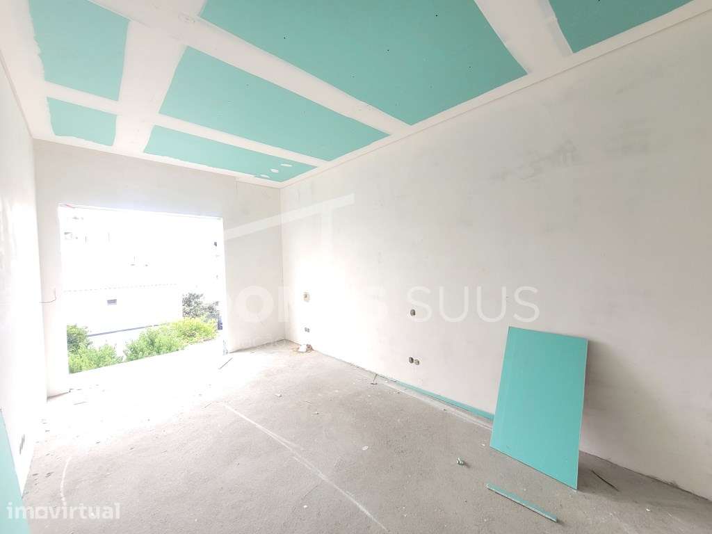 Moradia tipologia T3, inserida em condomínio fechado com piscina. Ú... - Grande imagem: 3/33