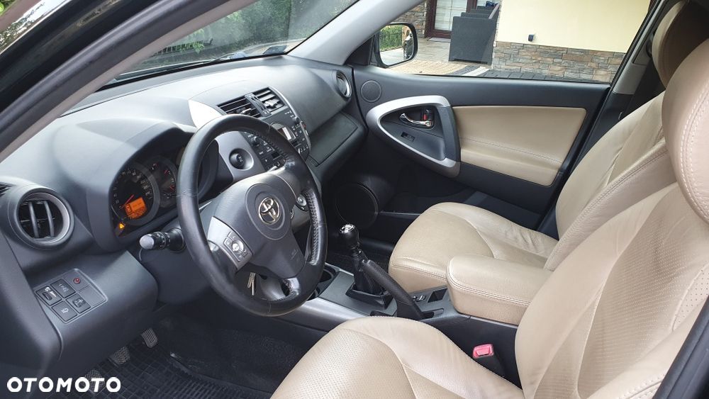 Toyota RAV4 - 5
