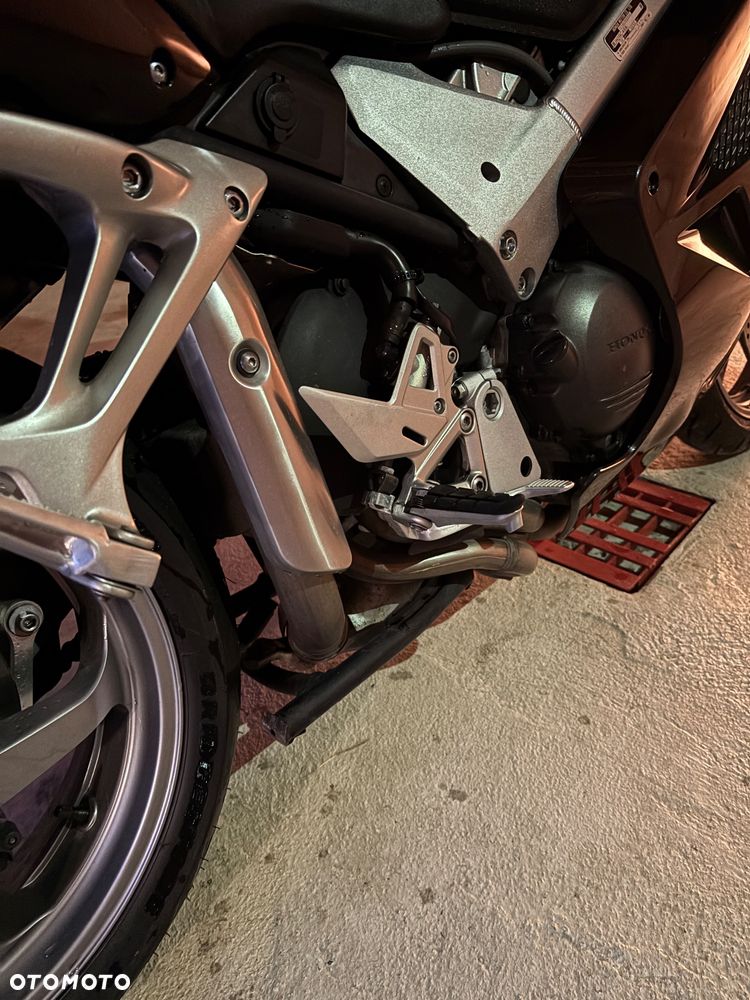 Honda VFR - 6