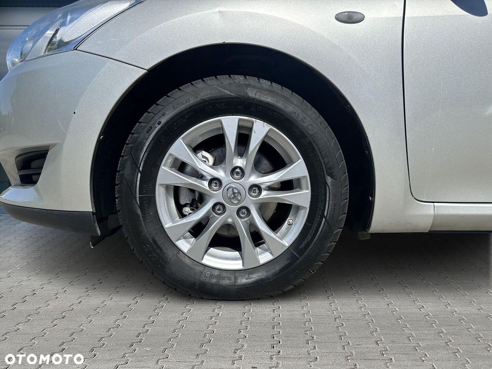 Toyota Auris 1.6 Terra - 16