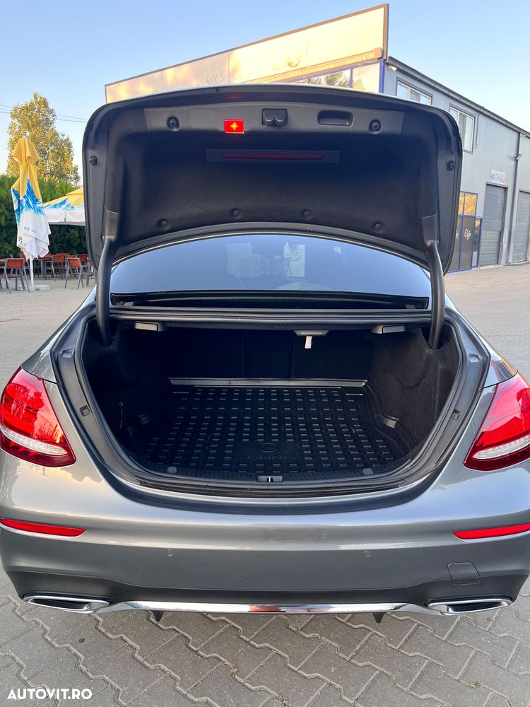 Mercedes-Benz E 220 d 4Matic 9G-TRONIC AMG Line - 13