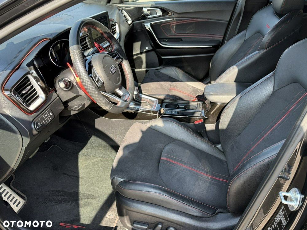 Kia Ceed 1.6 T-GDI GT DCT - 19