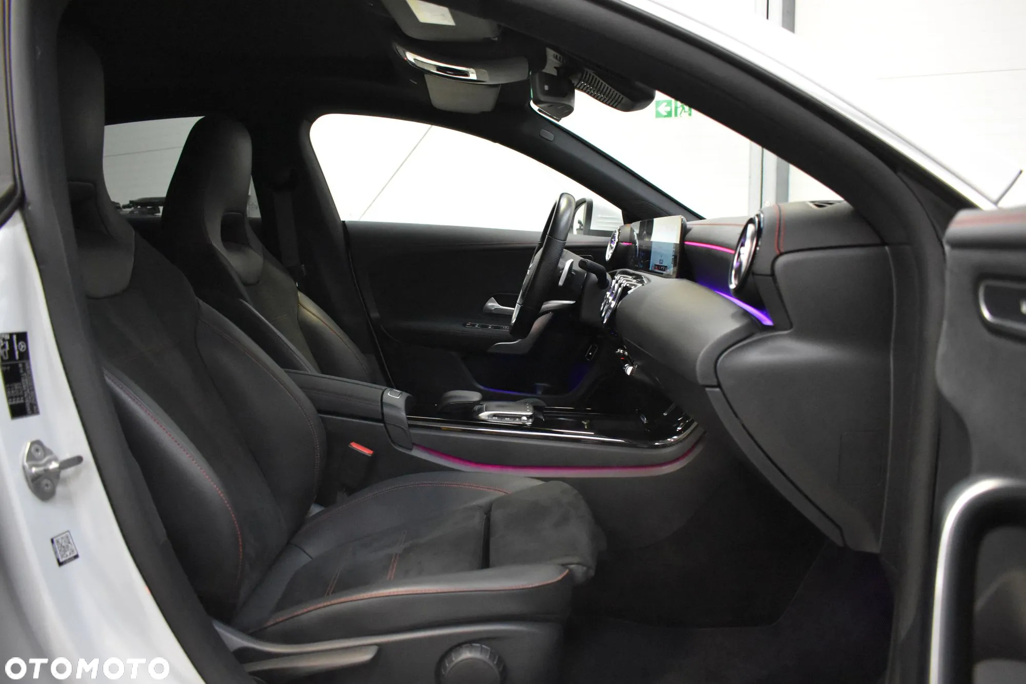 Mercedes-Benz CLA 250 E AMG Line 8G-DCT - 20