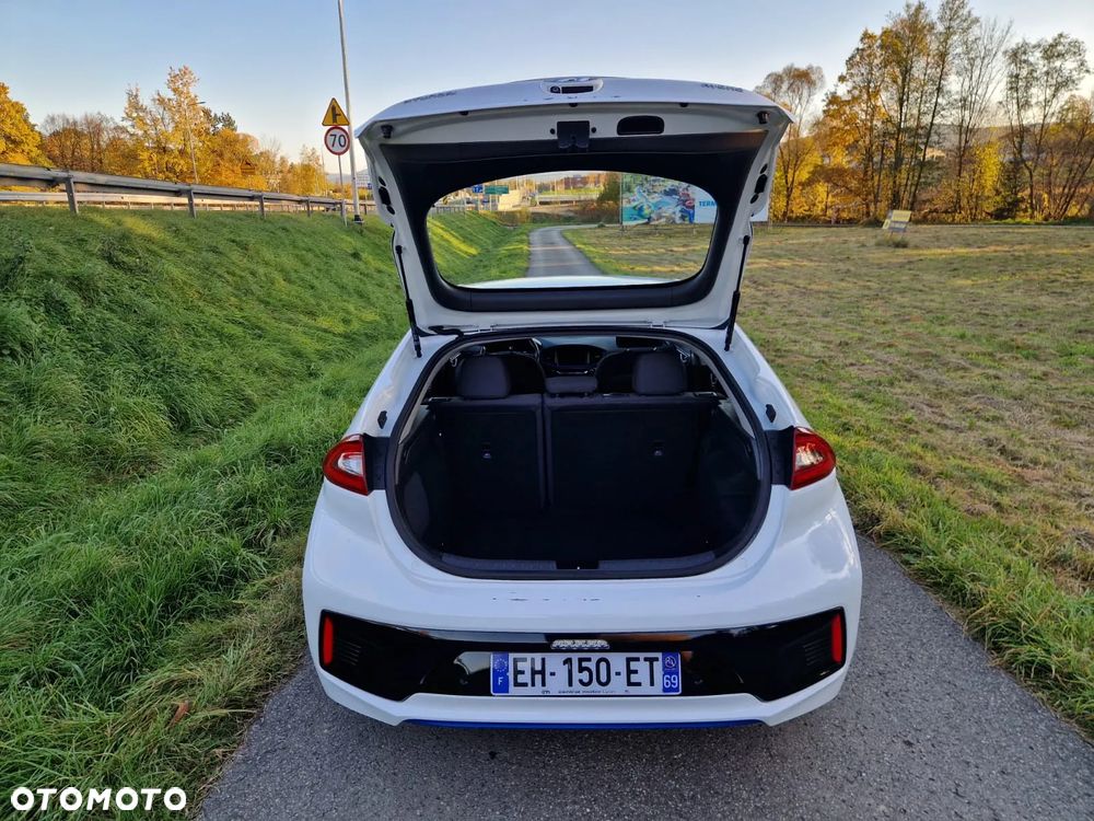 Hyundai IONIQ - 9