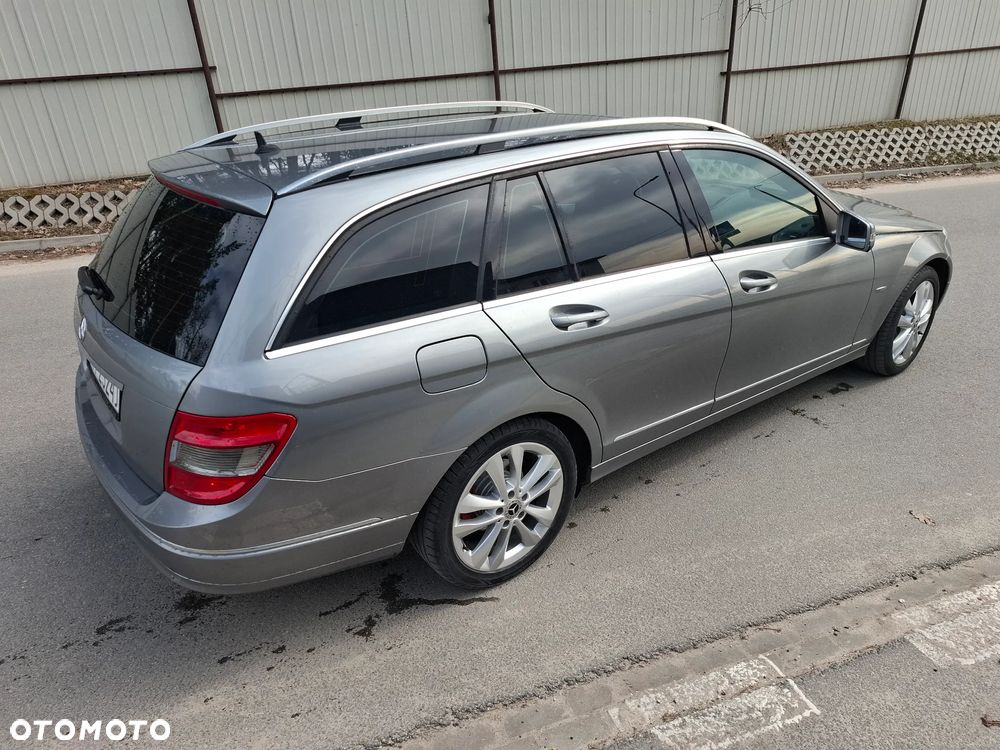 Mercedes-Benz Klasa C 180 Kompressor BlueEFFICIENCY - 24