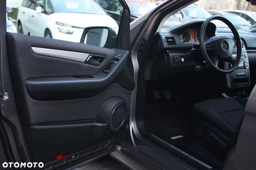 Mercedes-Benz Klasa B 180 - 6