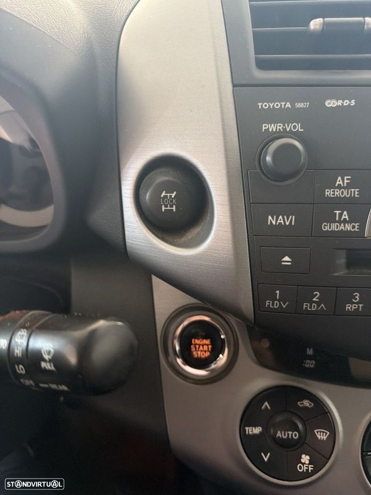 Toyota RAV4 2.2 D-4D - 12