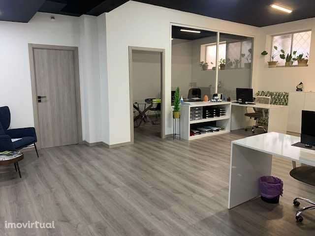 Espaço com 377m2 no centro de Torres Novas ( Comercio e Serviços ) - Grande imagem: 2/12