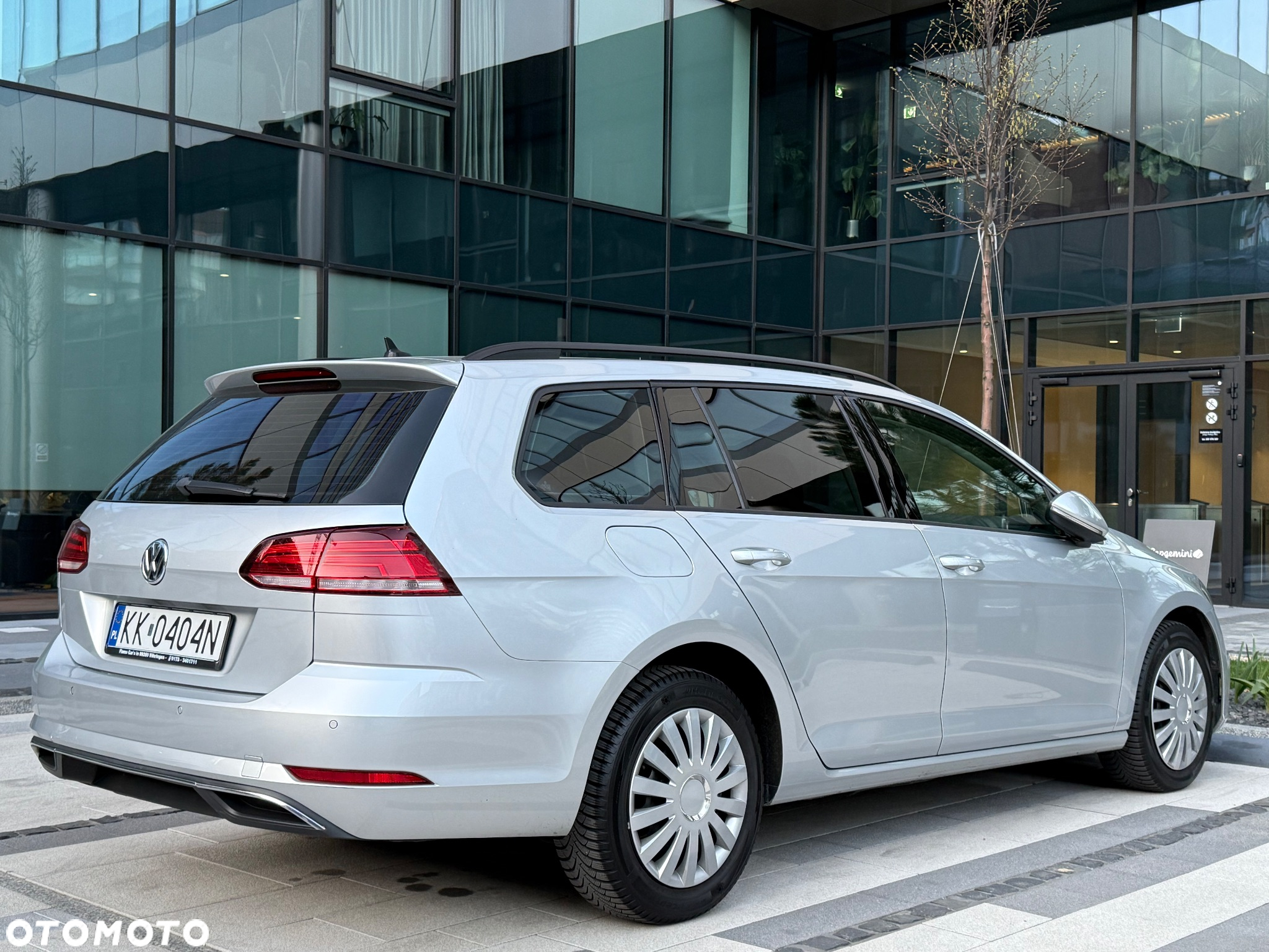 Volkswagen Golf 2.0 TDI BlueMotion Technology DSG Comfortline - 8
