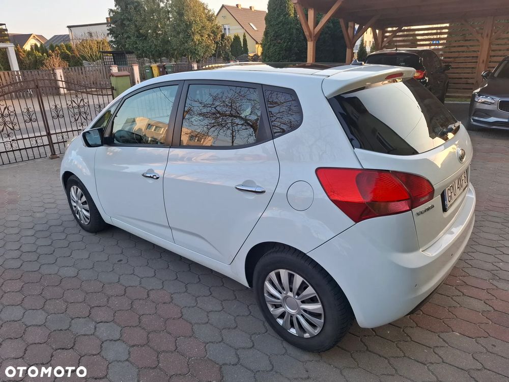 Kia Venga - 5