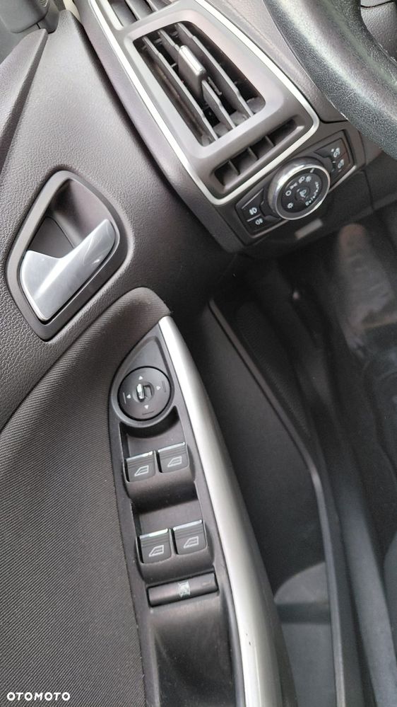 Ford Focus 1.0 EcoBoost Titanium - 14