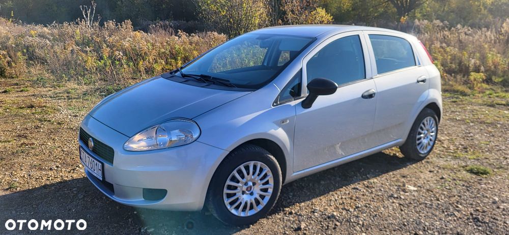 Fiat Grande Punto 2013 photo 2
