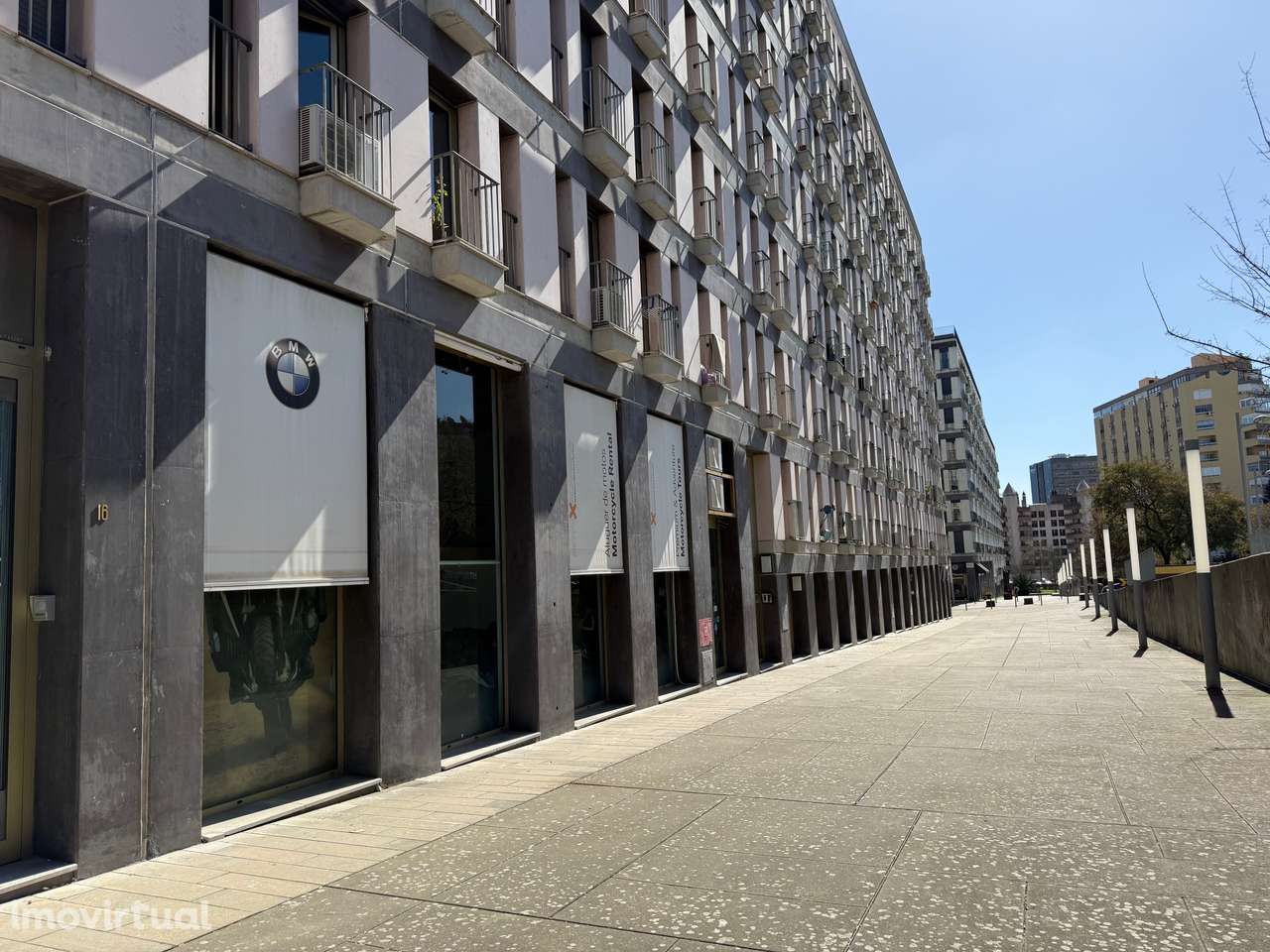 Apartamento T1 | 60 m² | Parqueamento | Avenida das Forças Armadas - Grande imagem: 3/9