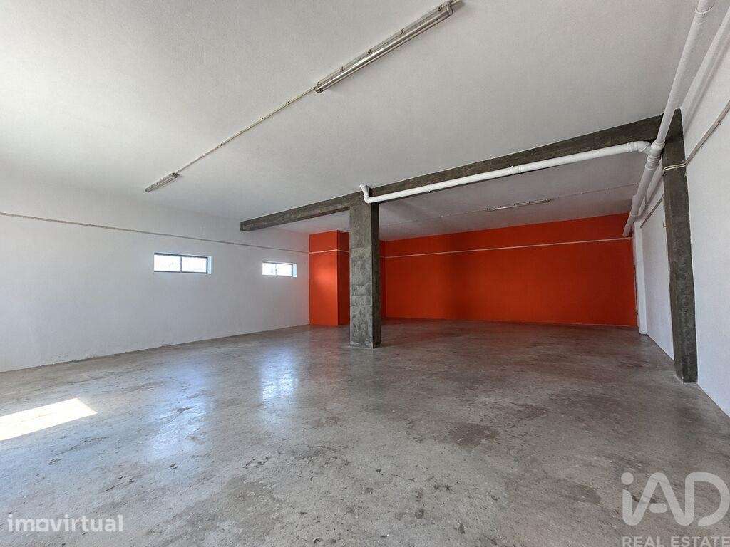 Hangar em Seia, São Romão e Lapa dos Dinheiros de 143,00 m2 - Grande imagem: 4/6