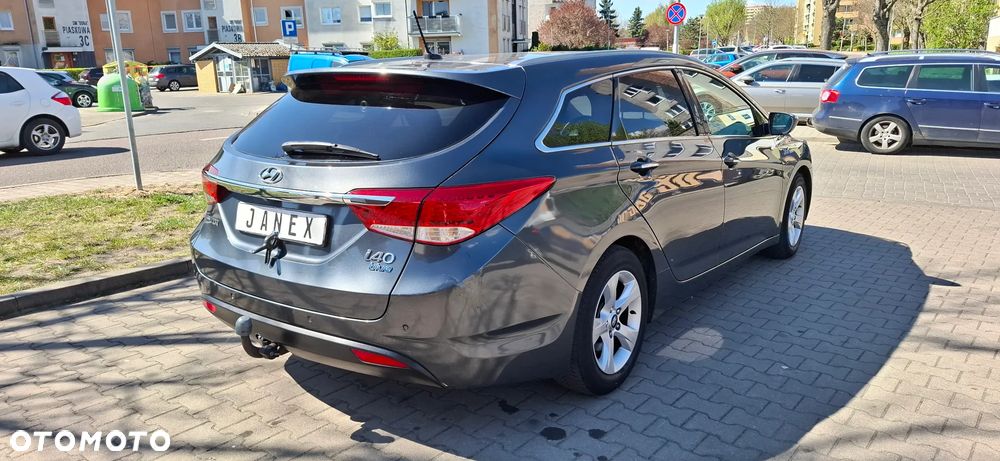 Hyundai i40 Kombi blue 1.6 Family+ - 8