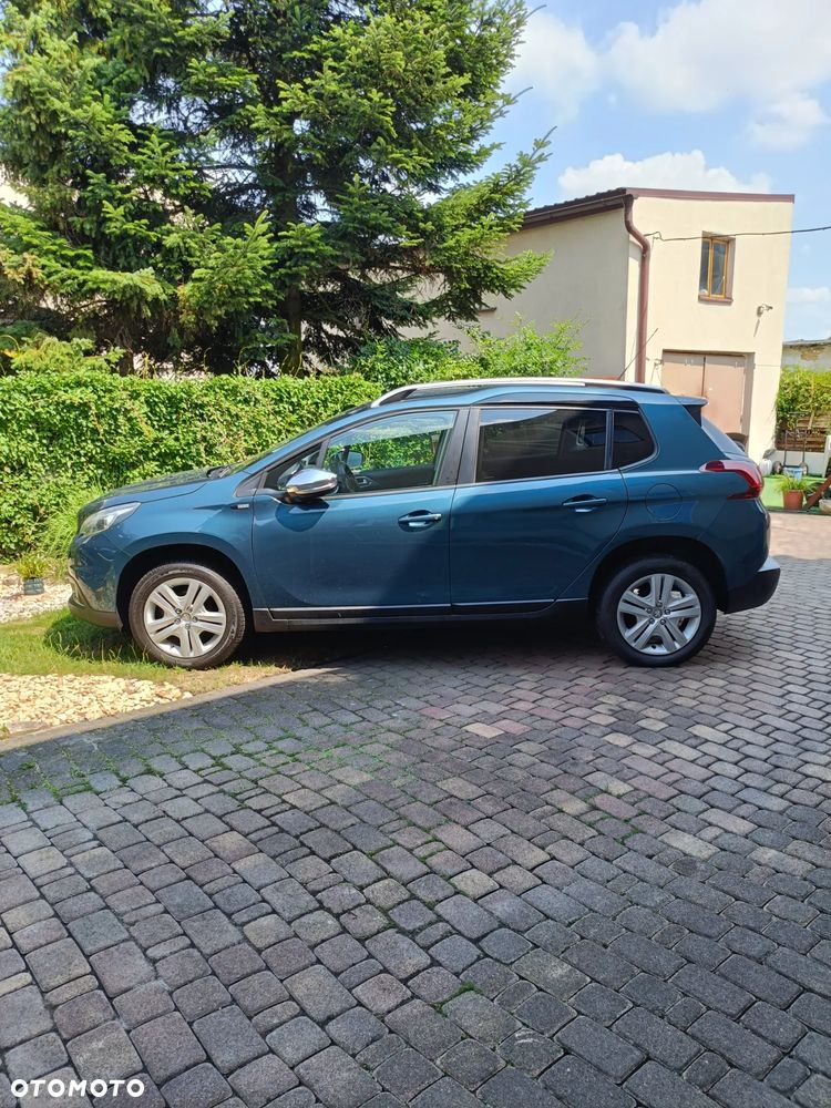 Peugeot 2008 1.2 Pure Tech Style - 4