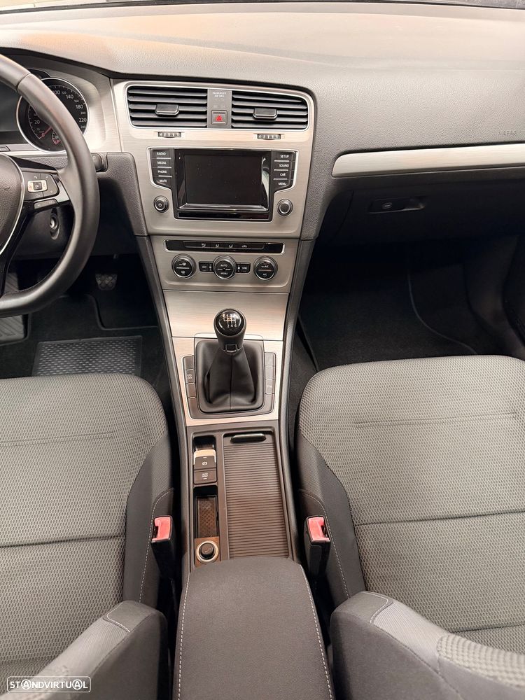 VW Golf 1.6 TDi BlueMotion Confortline - 31