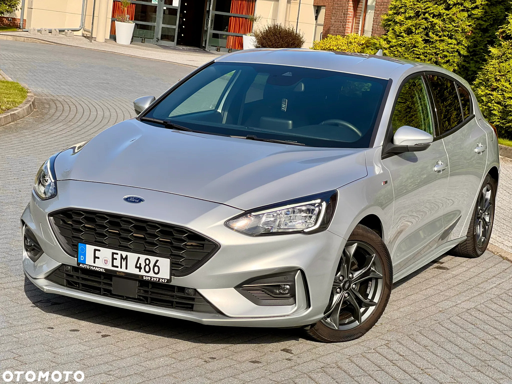 Ford Focus 1.0 EcoBoost Hybrid ST-LINE X - 9