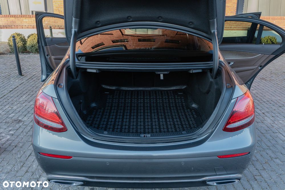 Mercedes-Benz Klasa E 220 d 4-Matic Business Edition 9G-TRONIC - 16