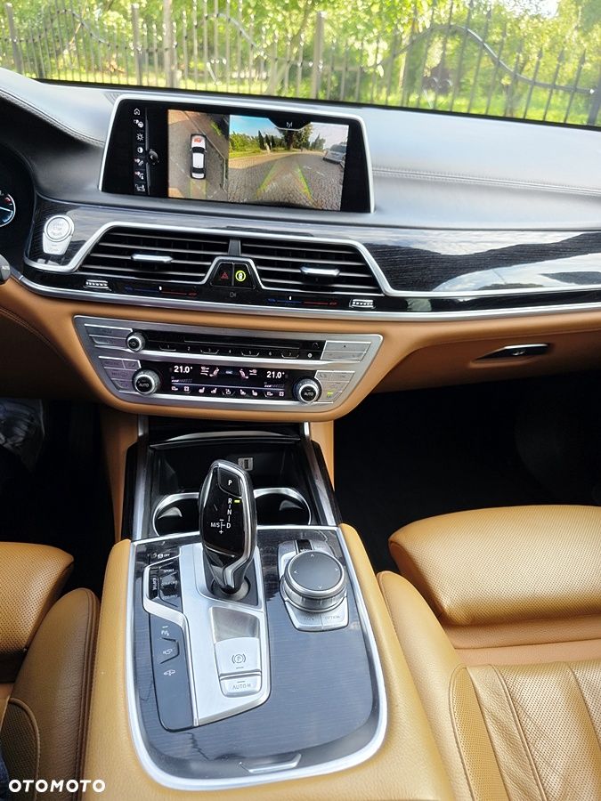 BMW Seria 7 740d xDrive - 11