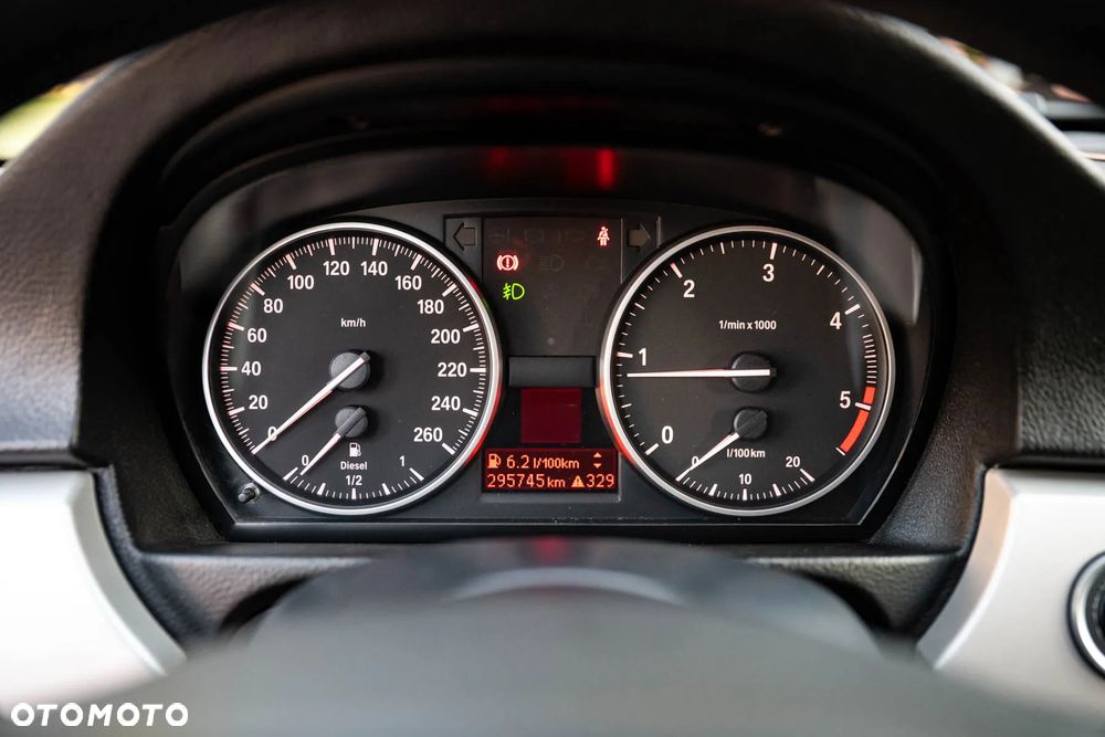 BMW Seria 3 318d - 14
