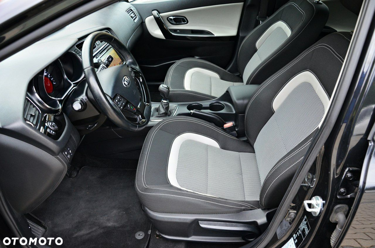 Kia Ceed 1.6 CRDi 128 Platinum Edition - 28