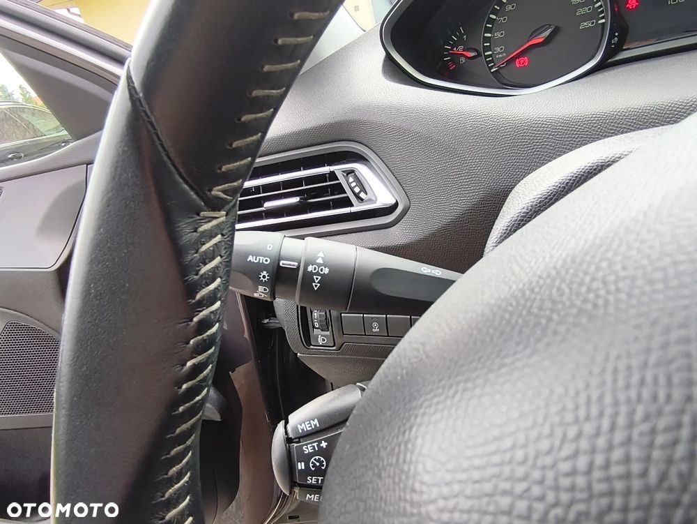 Peugeot 308 BlueHDi 100 Stop & Start Active - 25