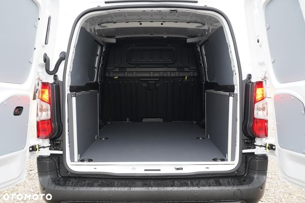 Toyota Proace City 1.5 D-4D Long 2,3t Active - 10