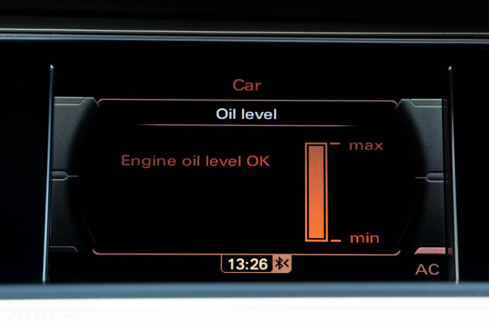 Audi A4 Avant 2.0 TDI DPF clean diesel multitronic Attraction - 25